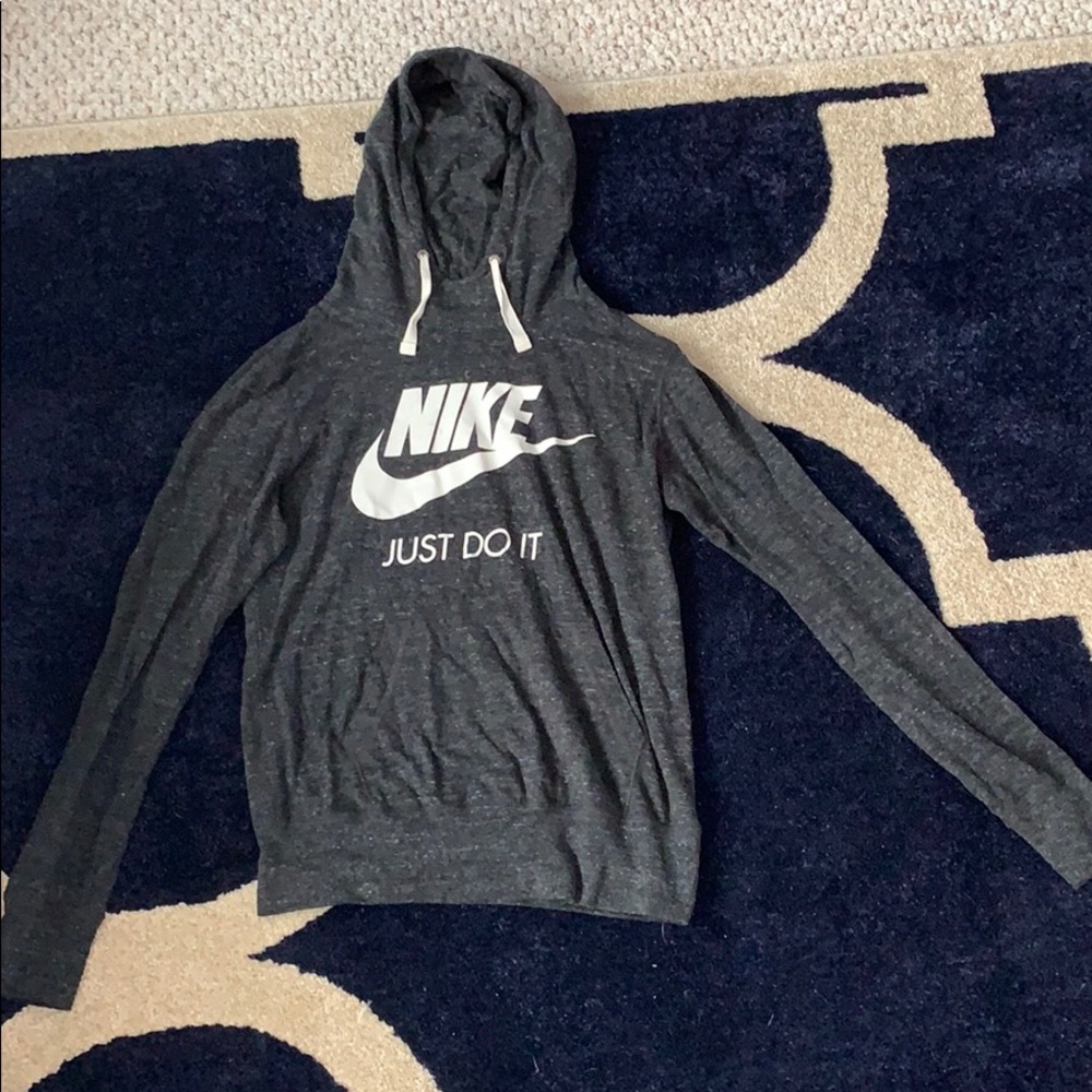 Nike pullover sweatshirt